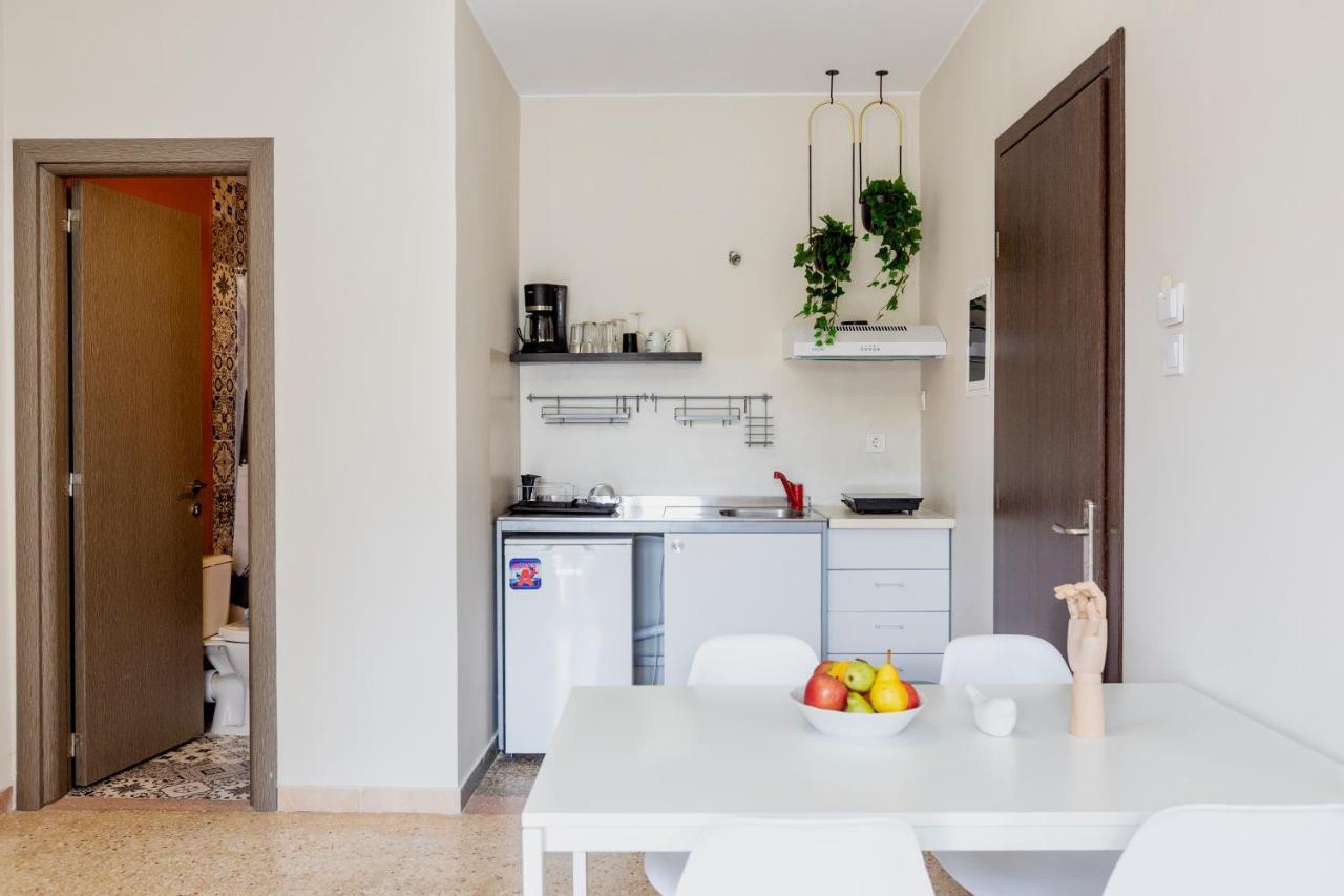 Psirri Place Economy Apartments Centrally Located Athens Exterior photo